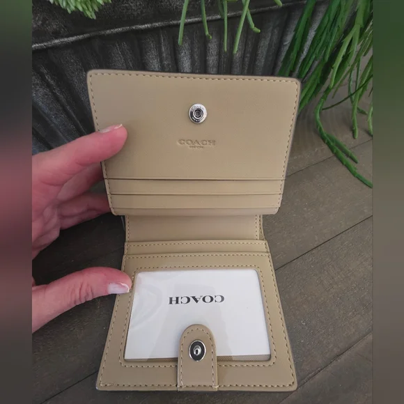 Coach Teri Shoulder Bag/Crossbody Lemon Print Coated Canvas With Matching Wallet - Picture 12 of 15